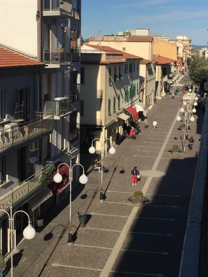 Camera via Roma Follonica Exterior foto